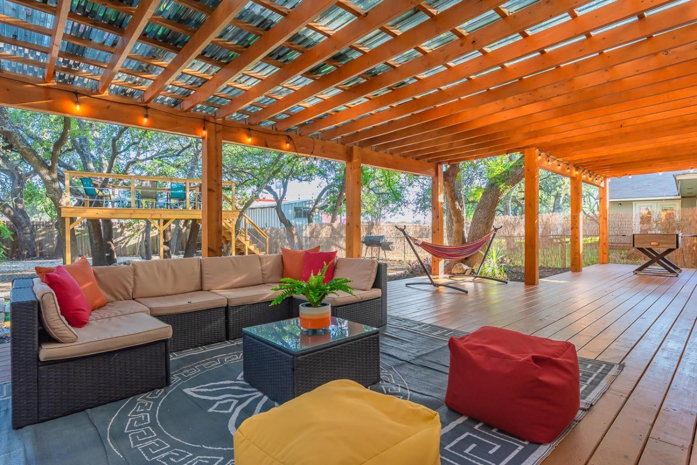 Luxurious Home With Hot Tub & Tree Deck By 6Flags San Antonio Exterior foto