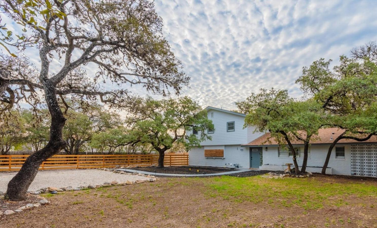 Luxurious Home With Hot Tub & Tree Deck By 6Flags San Antonio Exterior foto